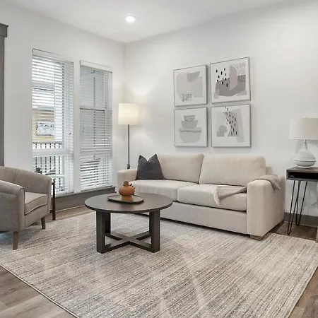 Apartment Landing Modern With Amazing Amenities