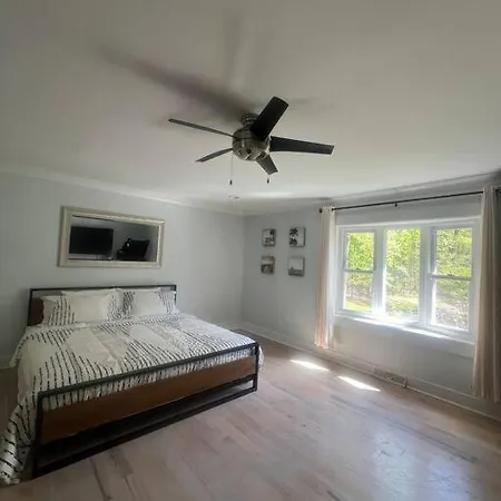 Stunning 4 Bed House Perfect For Nature Lovers Hotel Charlotte