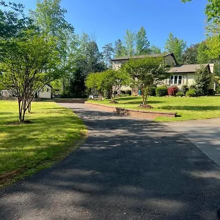 Stunning 4 Bed House Perfect For Nature Lovers 4*