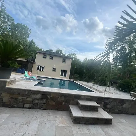 Stunning 4 Bed House Perfect For Nature Lovers 4* Charlotte