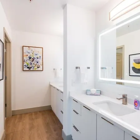 3br Premium Downtown With Office & Gym Charlotte