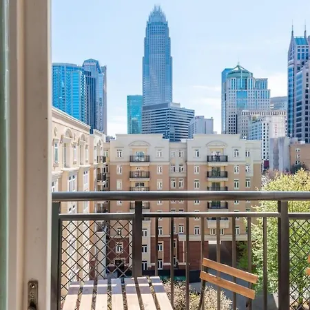 3br Premium Downtown With Office & Gym Apartment *