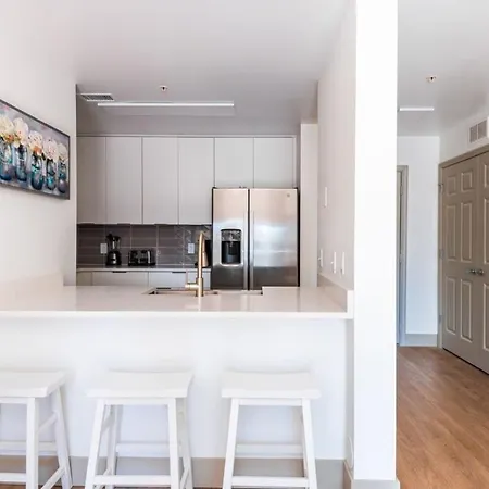 3br Premium Downtown With Office & Gym * Charlotte
