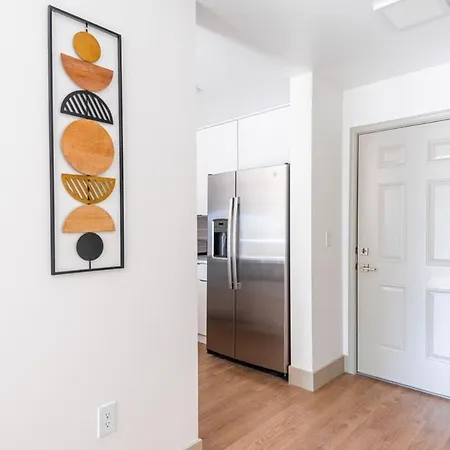 Apartment 3br Premium Downtown With Office & Gym