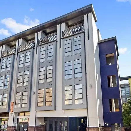 Apartment Spacious 2bd With Private Balcony And Free Parking