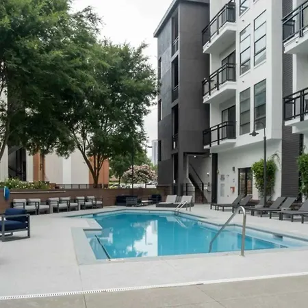 Spacious 2bd With Private Balcony And Free Parking * Charlotte