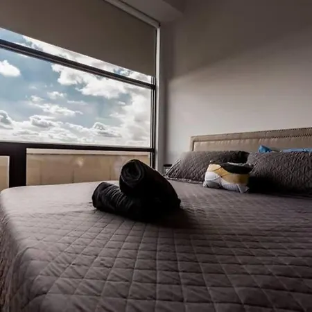 Skyline Vista Penthouse In The Queen * Charlotte