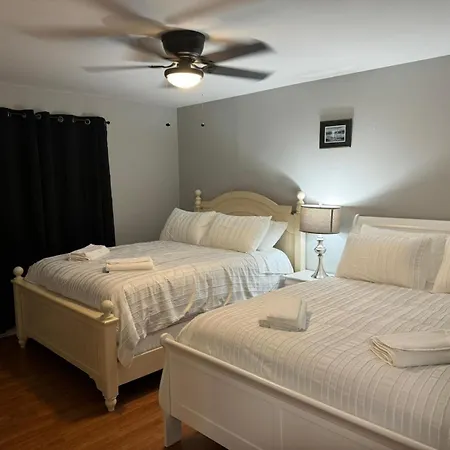2 Bedroom Townhouse *
