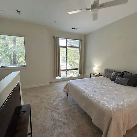 Apartment 1 Bedroom Townhouse In Uptown