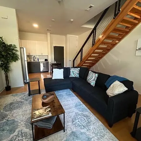 Apartment 1 Bedroom Townhouse In Uptown