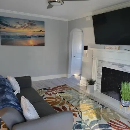 Modern Place In A Perfect Spot Holiday home Charlotte