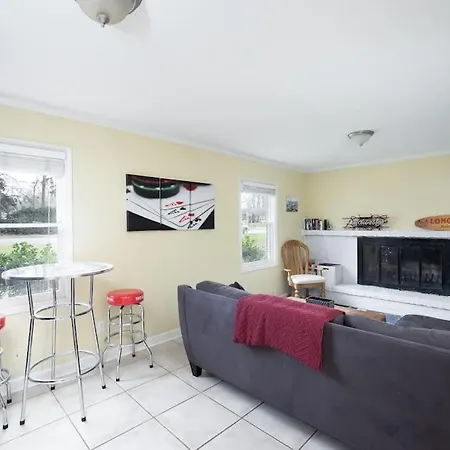 Beautiful Wooded In Popular Southpark