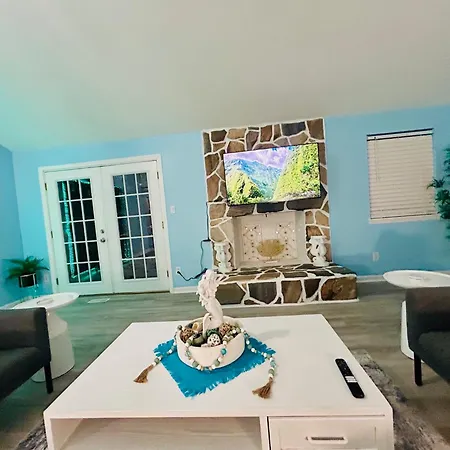 Family Retreat In Pineville Near South Park & Ballantyne Holiday home *