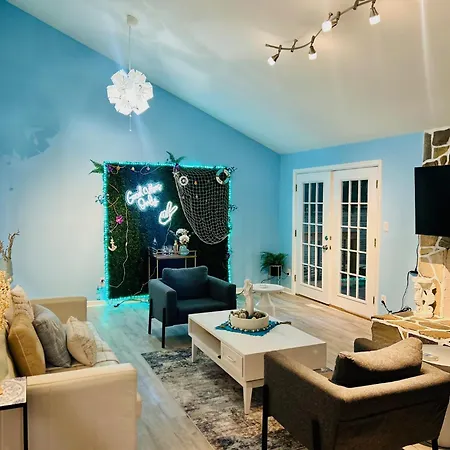 Family Retreat In Pineville Near South Park & Ballantyne Holiday home *