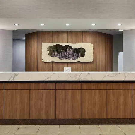 Uptown Hotel 3*