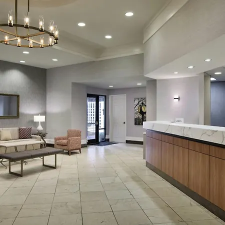 Uptown Hotel 3*