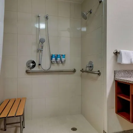 Drury & Arrowood Hotel 4*