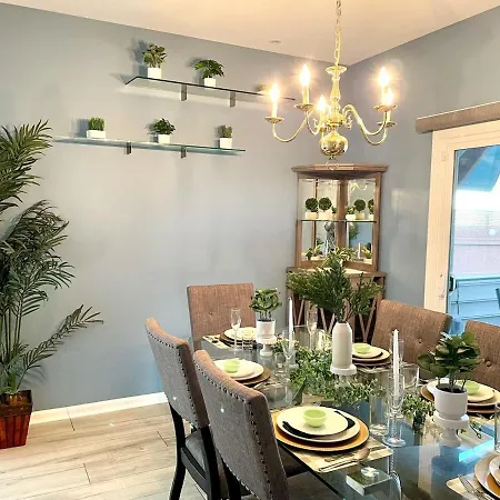 Apartment Tropical Oasis With Tiki Bar, Firepit, Seasonal Pool Charlotte