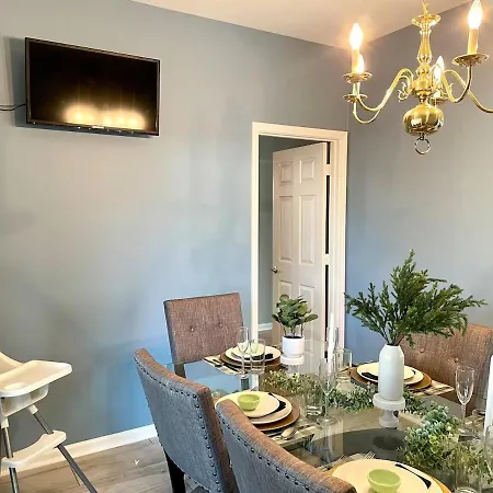 Apartment Tropical Oasis With Tiki Bar, Firepit, Seasonal Pool Charlotte