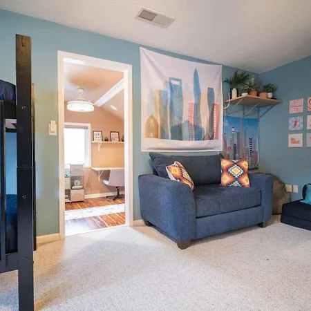 Apartment Tropical Oasis With Tiki Bar, Firepit, Seasonal Pool