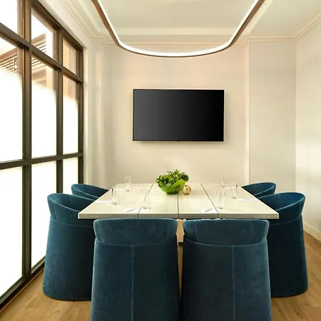 Renaissance Southpark Hotel 4*