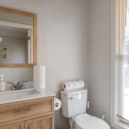 King And Queen Beds With A Gourmet Kitchen Holiday home *