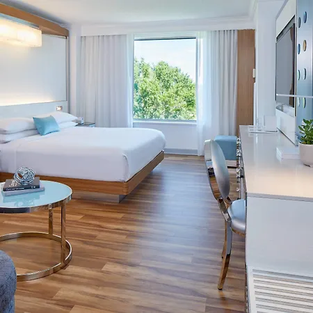 Hotel Renaissance Southpark 4*