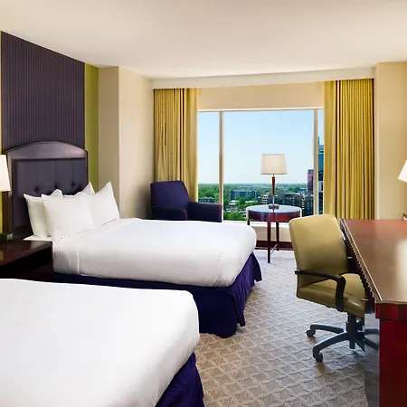Hotel Hilton Uptown 4*