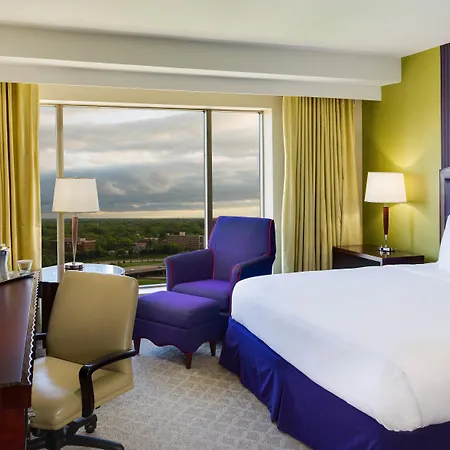 Hotel Hilton Uptown 4*