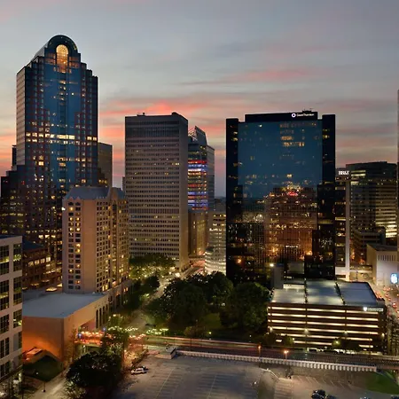 Hilton Uptown 4*