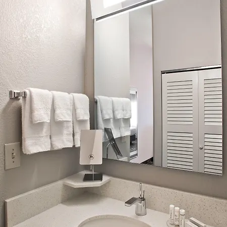 Courtyard By Marriott Ballantyne 3*