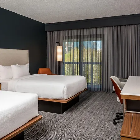 Courtyard By Marriott Ballantyne Hotel 3*
