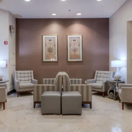 Uptown Hotel 3*