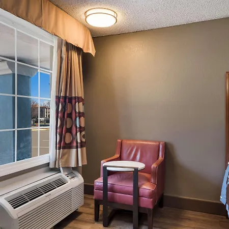 Rodeway Airport Area Inn