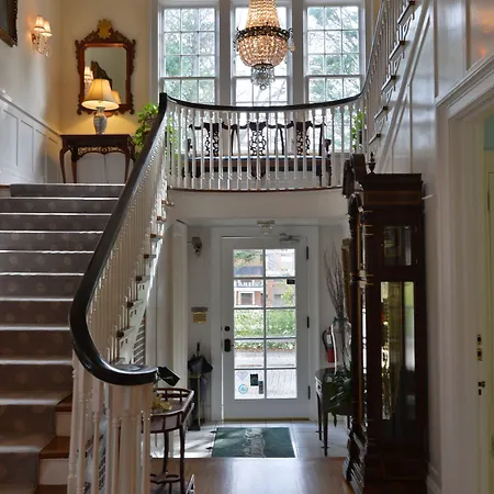 Bed & Breakfast The Morehead 3*