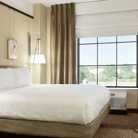 Hilton Garden Southpark 3*