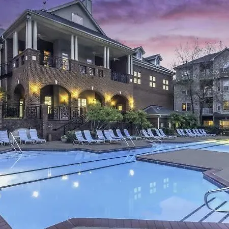 Apartment Cozy 1-br With A Seasonal Pool Charlotte