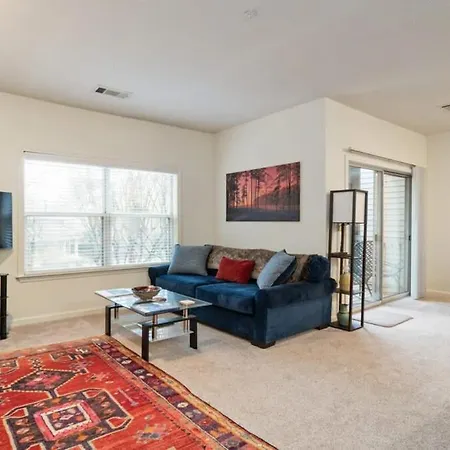 Cozy 1-br With A Seasonal Pool *