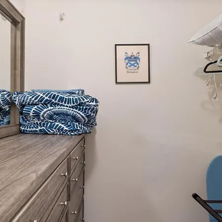 Apartment Cozy 1-br With A Seasonal Pool