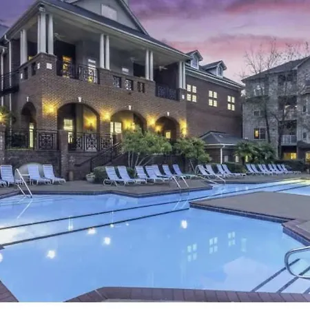 Apartment Cozy 1-br With A Seasonal Pool Charlotte