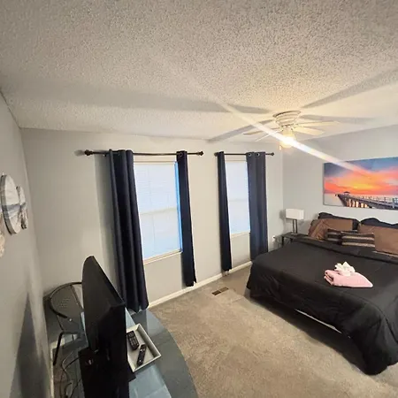 Cozy Retreat With Led And Balcony * Charlotte