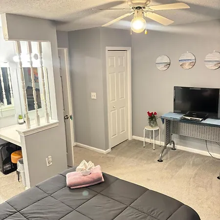 Cozy Retreat With Led And Balcony Holiday home Charlotte