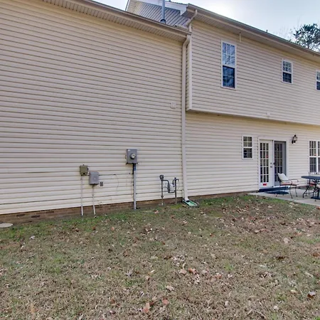 Quiet Oasis In Charlotte! Near Uncc Campus Holiday home