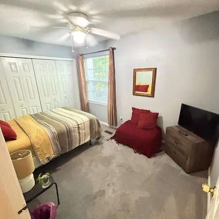 Cozy Retreat With Led And Balcony * Charlotte