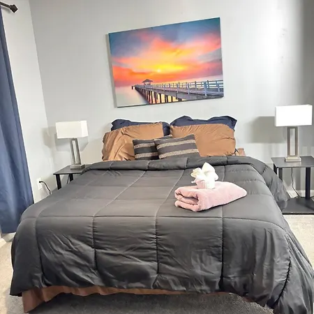 Cozy Retreat With Led And Balcony Holiday home Charlotte