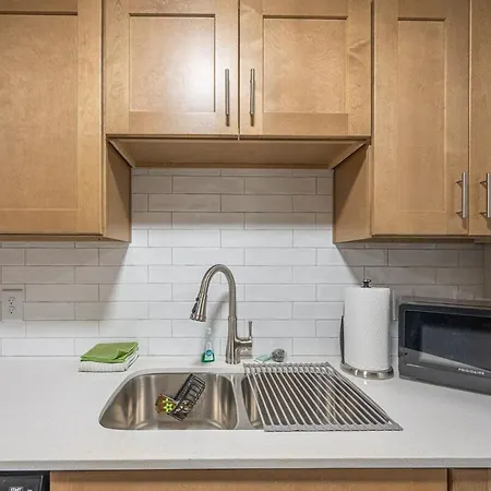 Apartment Cozy Retreat Near Uptown - Quiet Area Charlotte