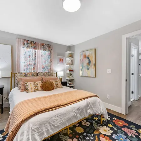 Optimist Abode 1: <7min To Noda-midwood-uptown Apartment *