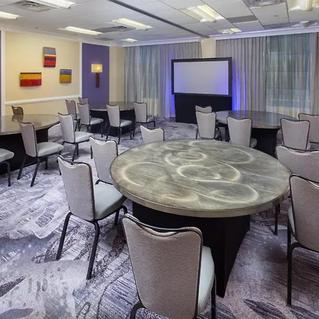 Hilton Uptown Hotel 4*