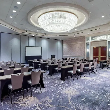 Hilton Uptown Hotel 4*