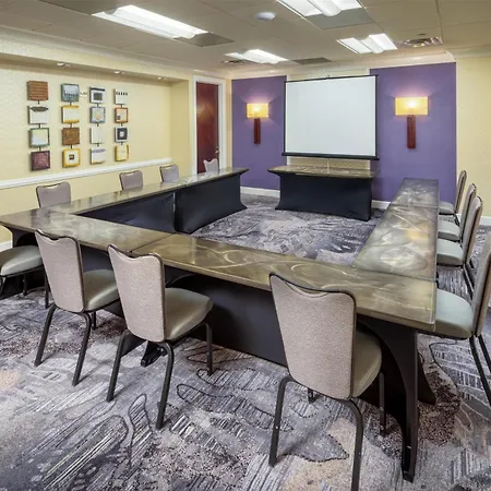 Hilton Uptown Hotel 4*